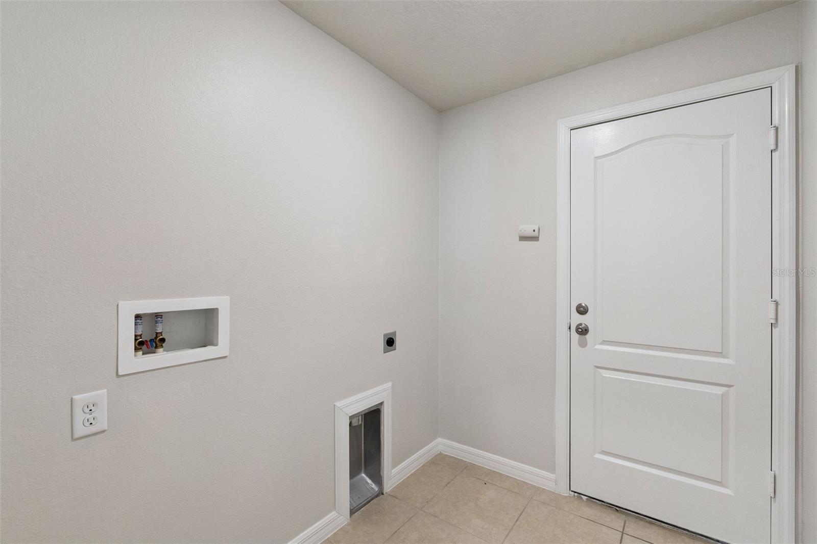 1369 Brenway Dr Property Photo 33