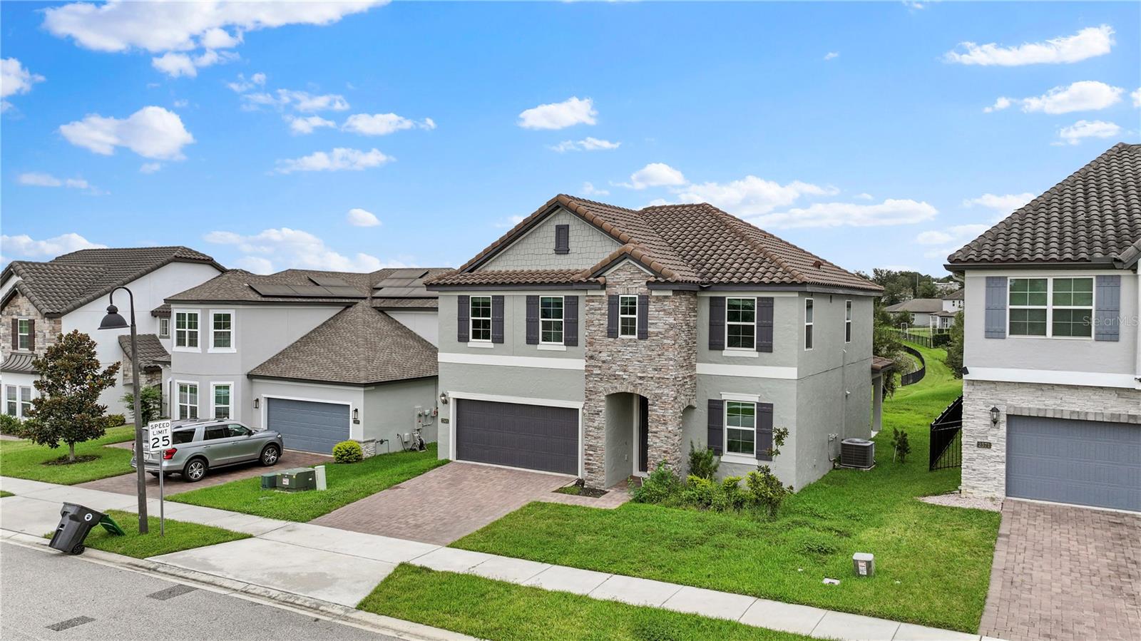 2561 Sky Stone Ct Property Photo 2