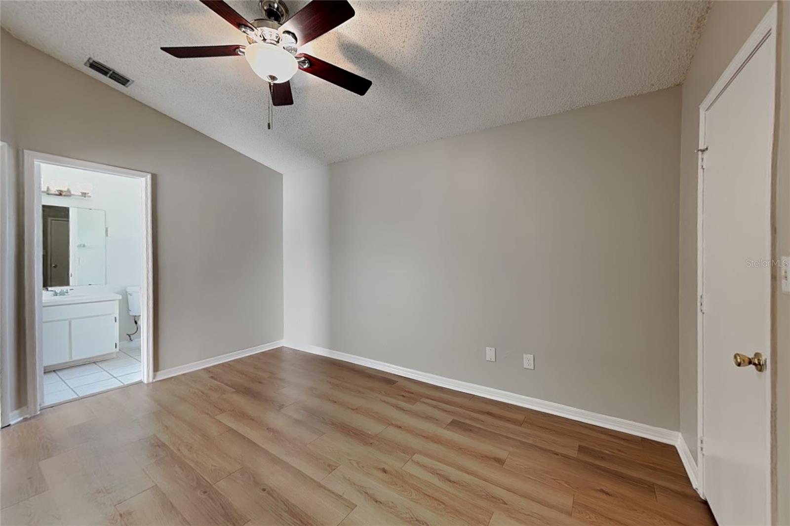 1603 Winter Green Blvd Property Photo 7