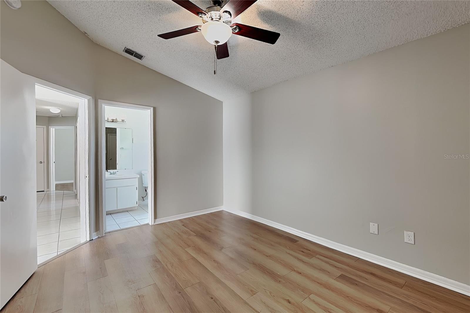 1603 Winter Green Blvd Property Photo 8