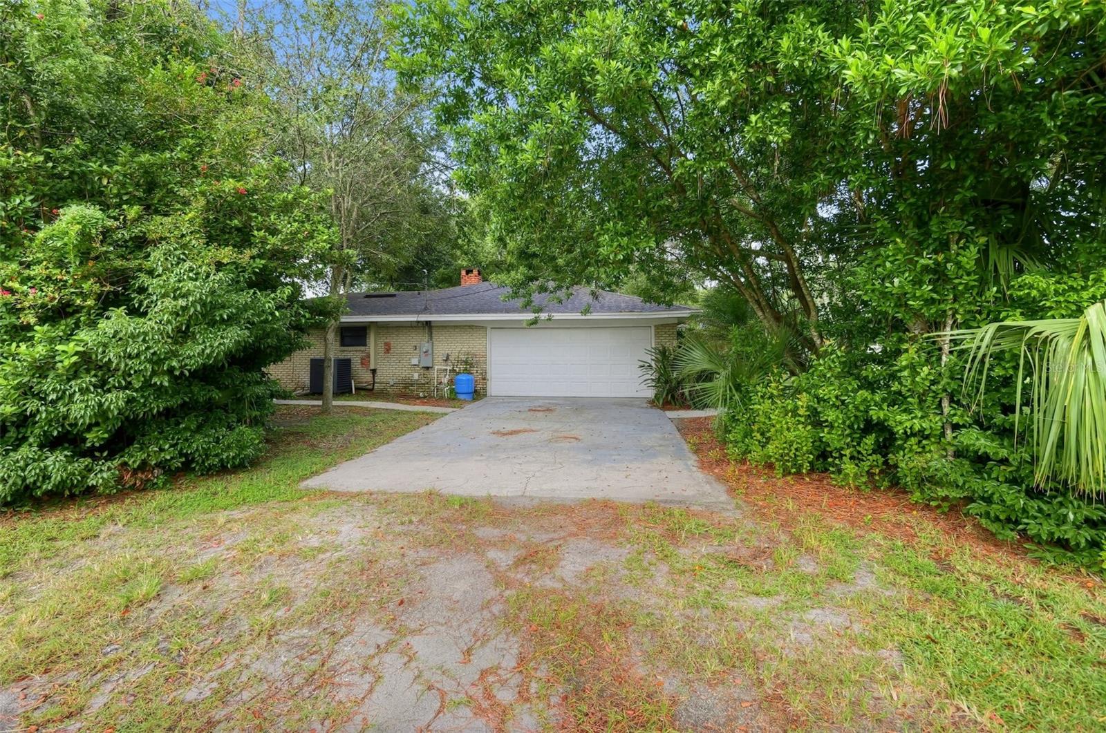 1641 Stanley St Property Photo 4
