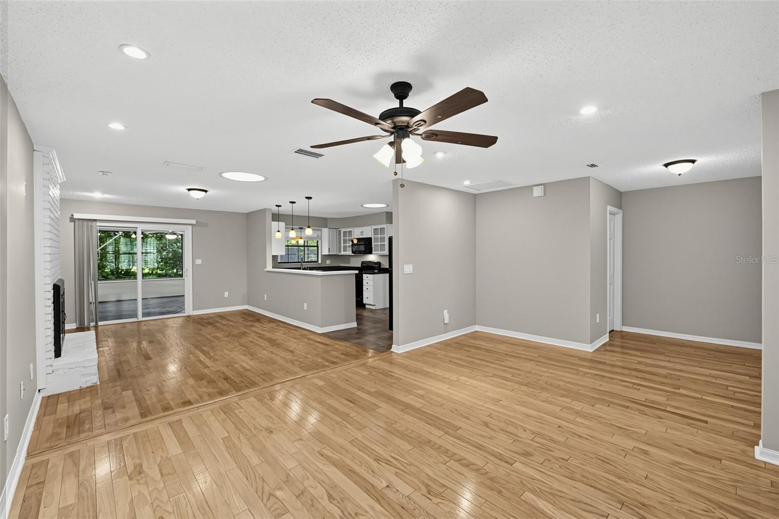 1641 Stanley St Property Photo 18