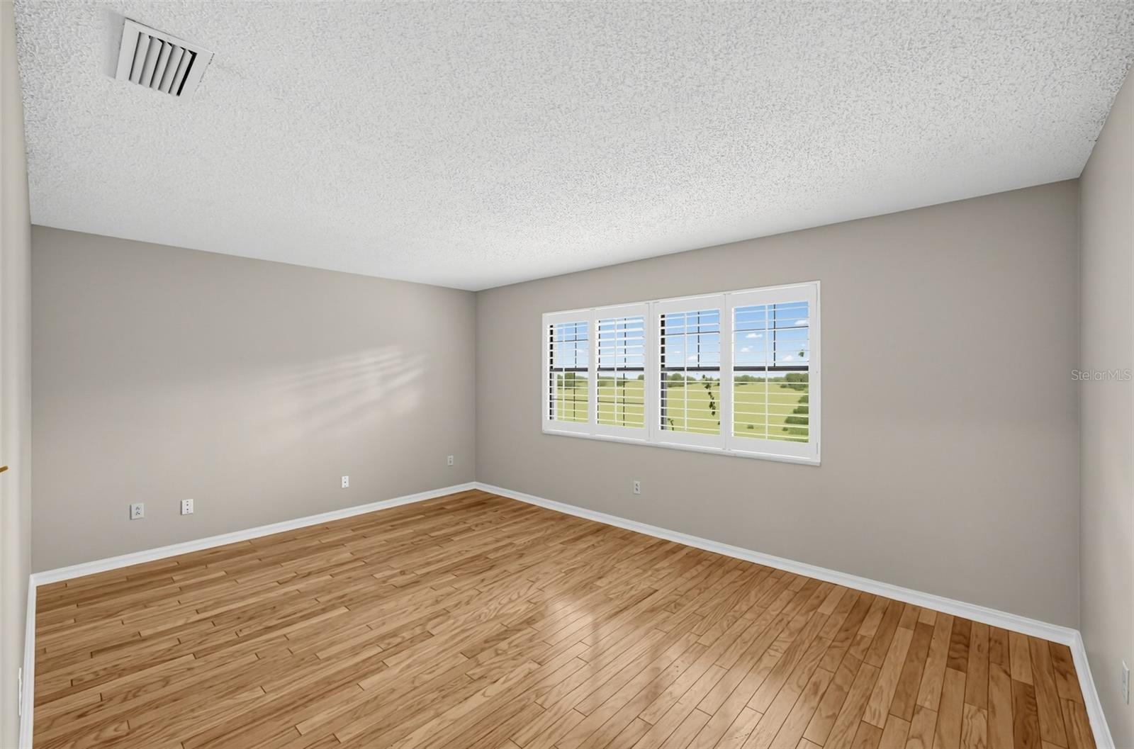 1641 Stanley St Property Photo 25
