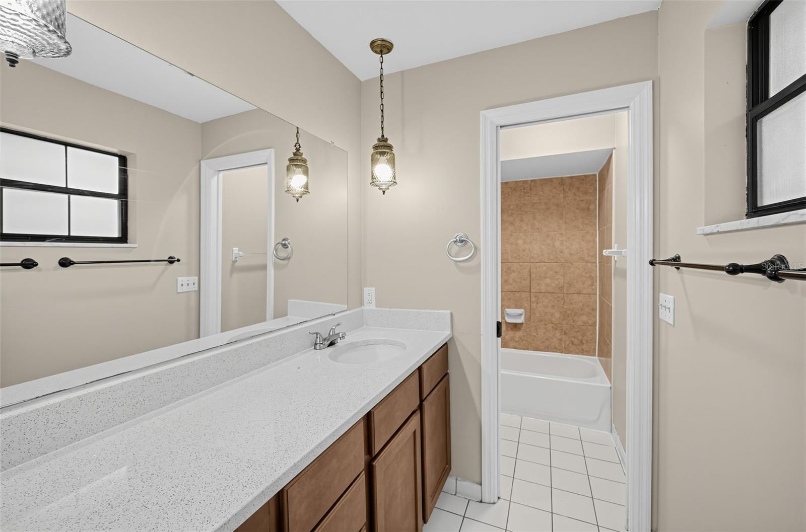 1641 Stanley St Property Photo 26