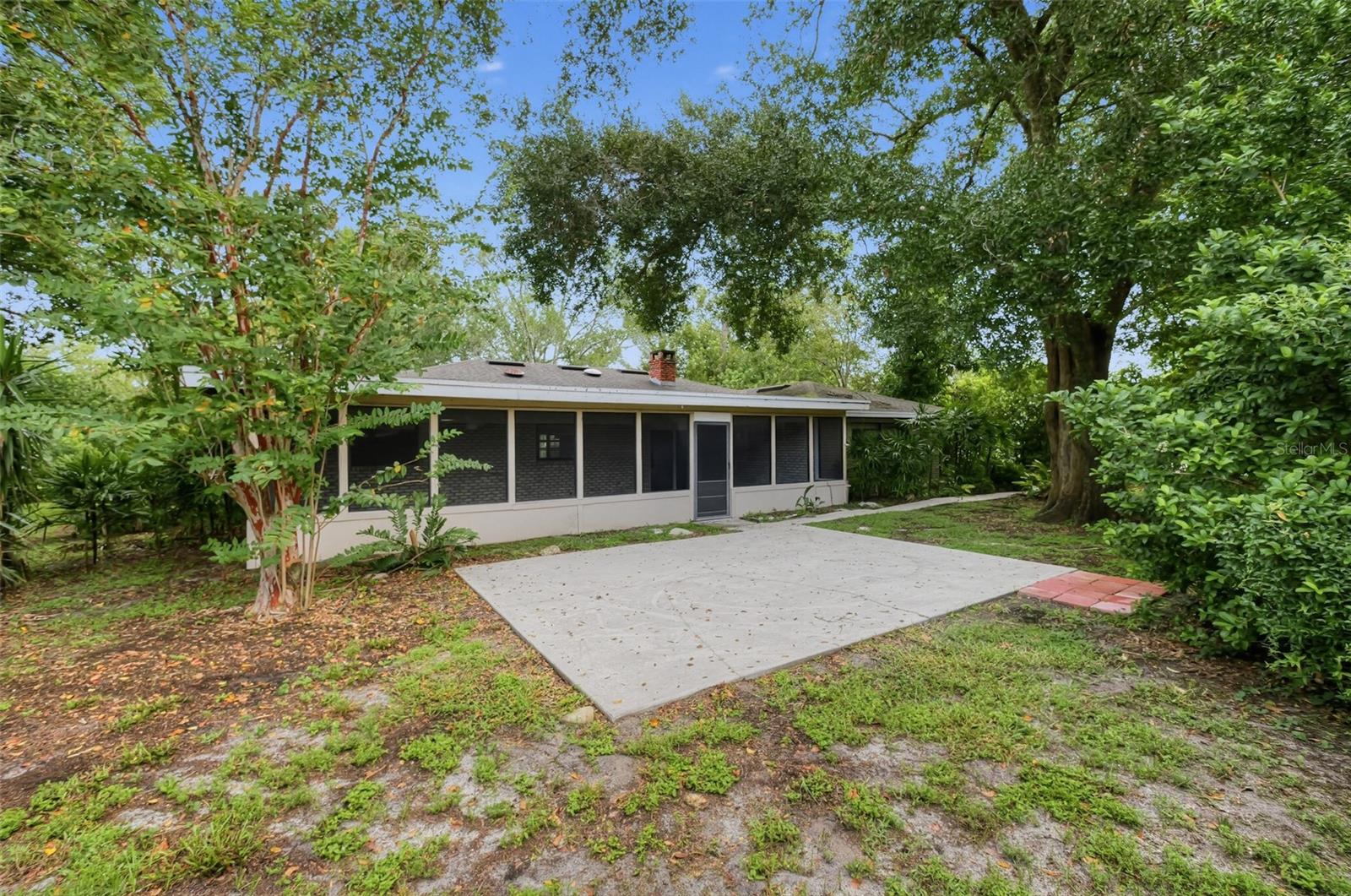 1641 Stanley St Property Photo 41