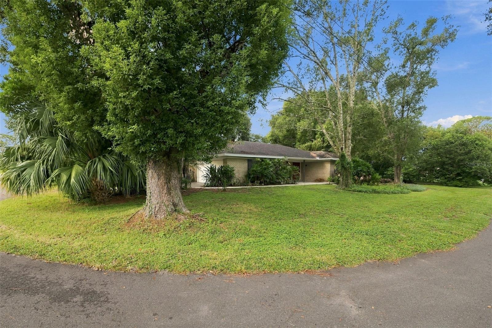 1641 Stanley St Property Photo 43