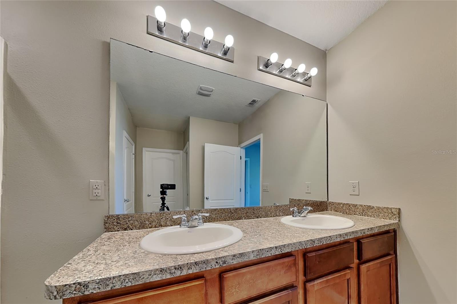 178 Fall Glo Rd Property Photo 8