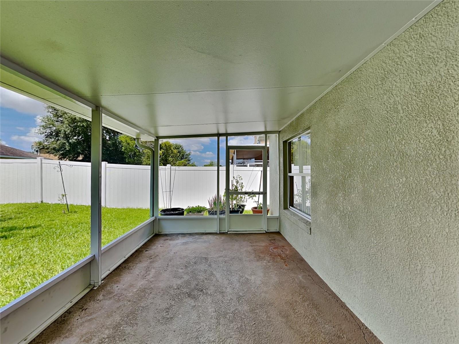 1938 Sherbourne St Property Photo 15
