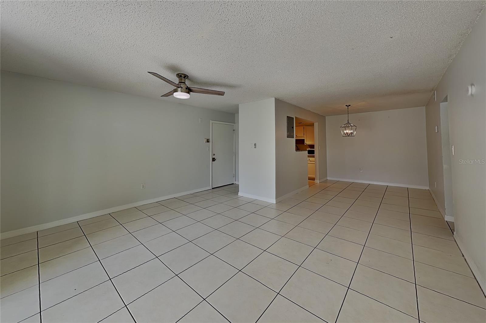 310 Cherokee Ct #b Property Photo 3