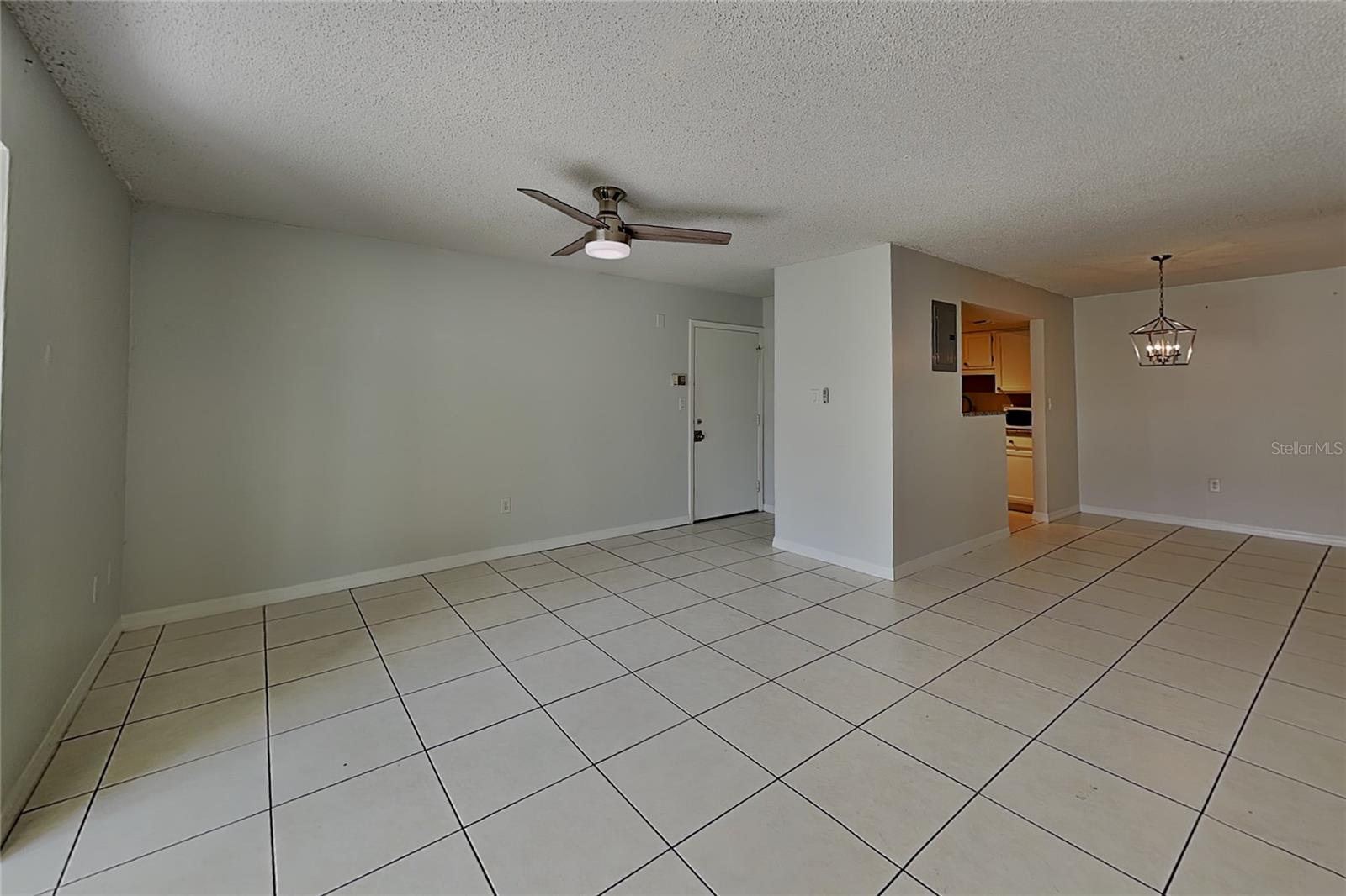 310 Cherokee Ct #b Property Photo 4