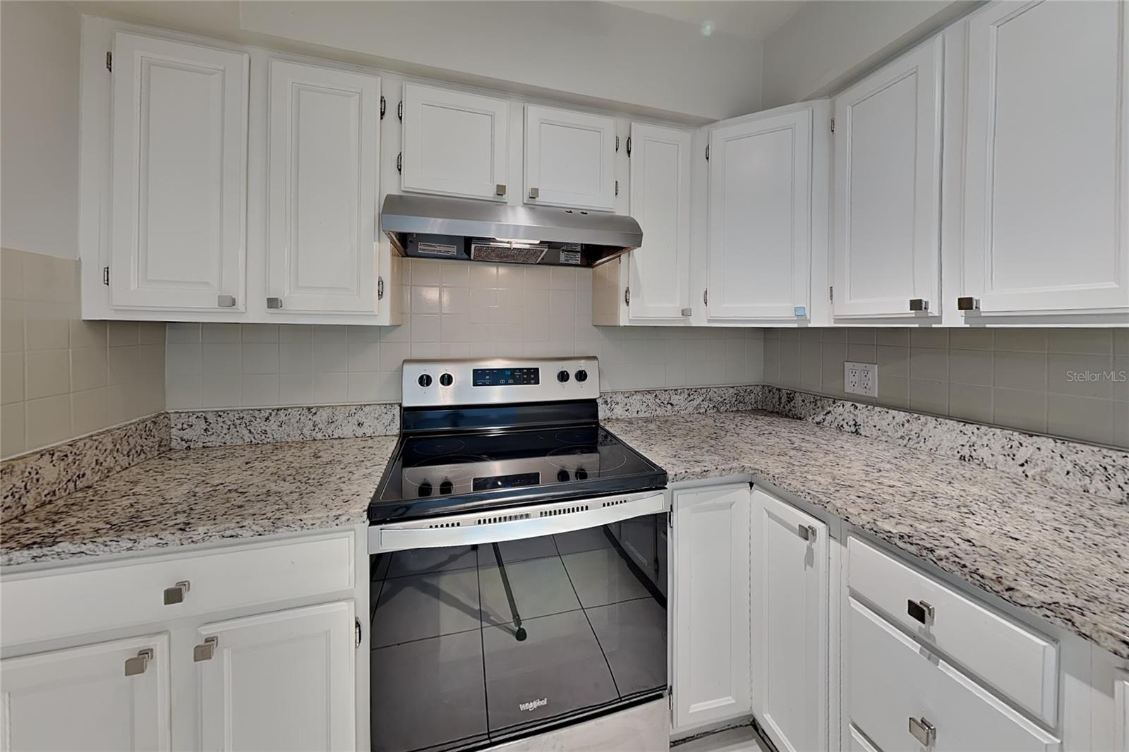310 Cherokee Ct #b Property Photo 5