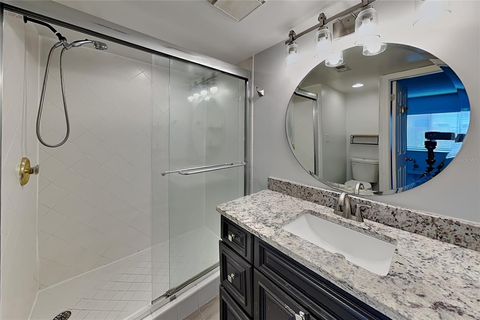 310 Cherokee Ct #b Property Photo 12
