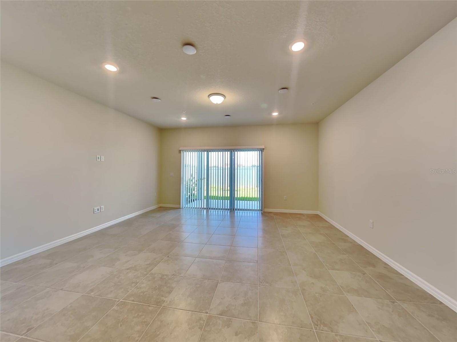 3117 Emerald Acres Ln Property Photo 2