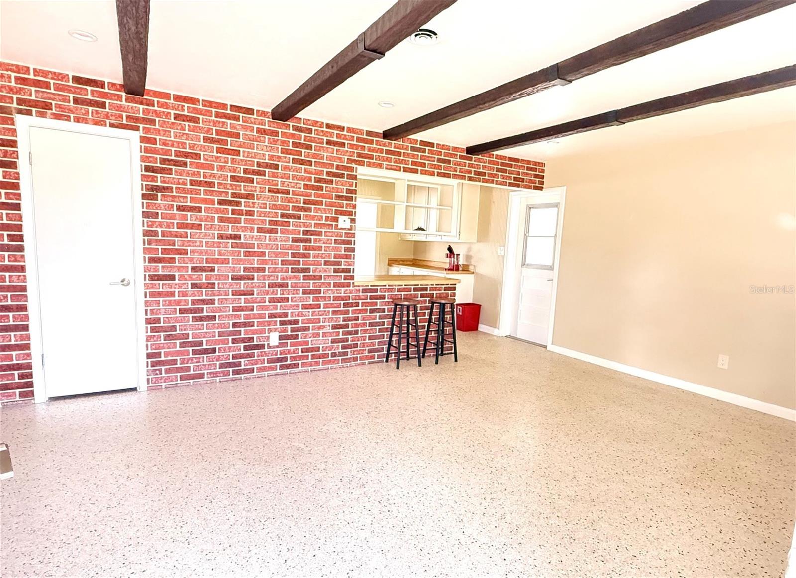 3416 Arbutus Ln Property Photo 2