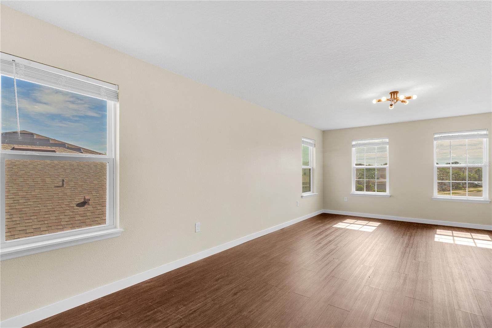 17104 Goldcrest Loop Property Photo 25