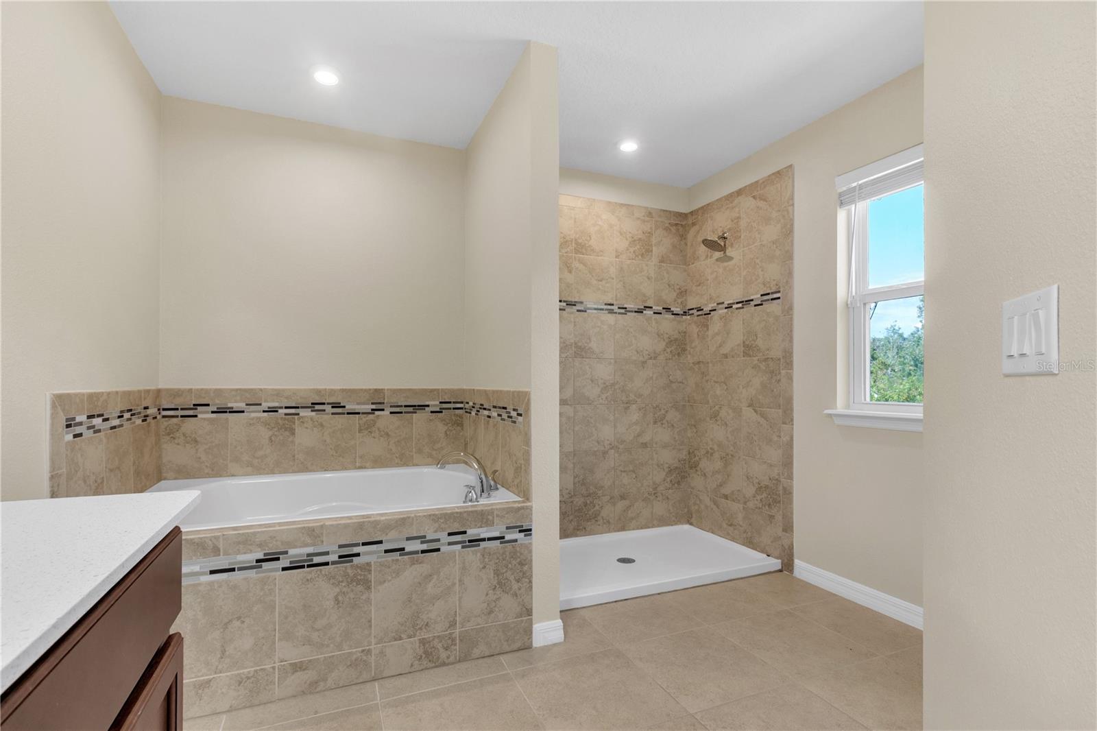 17104 Goldcrest Loop Property Photo 44