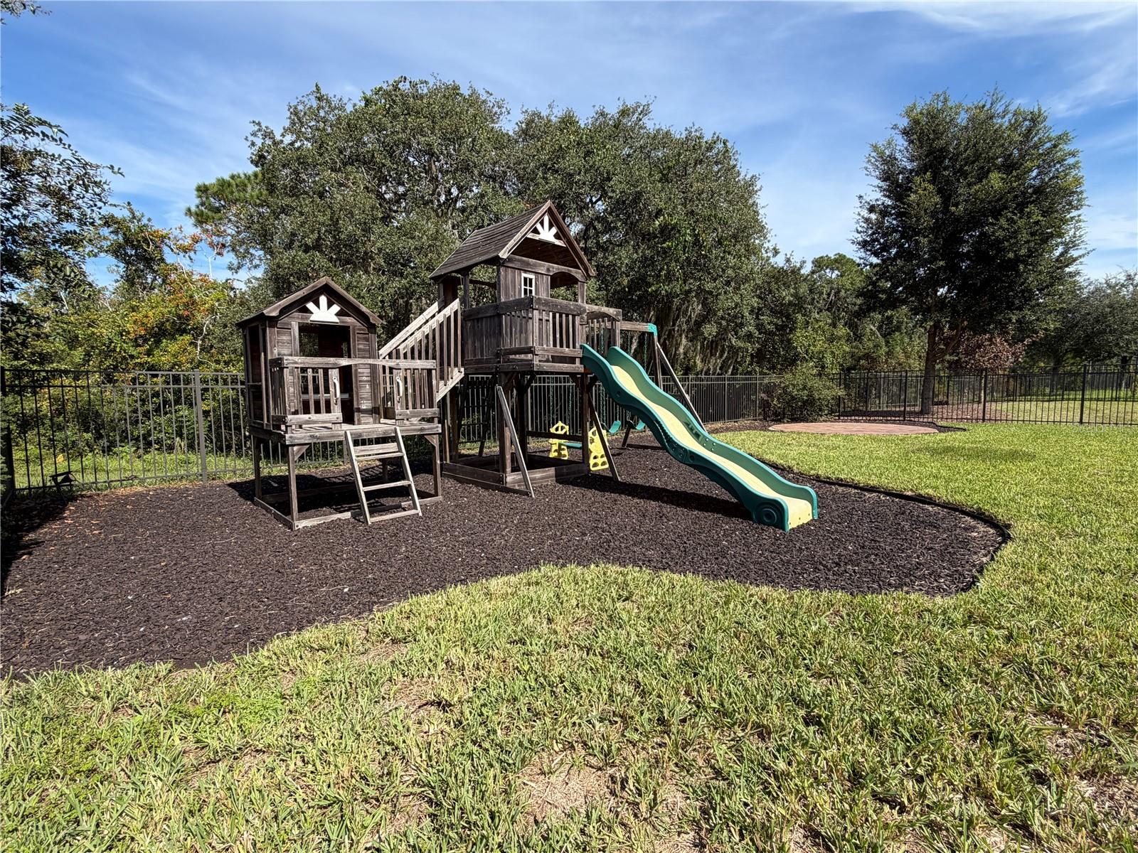 17104 Goldcrest Loop Property Photo 49