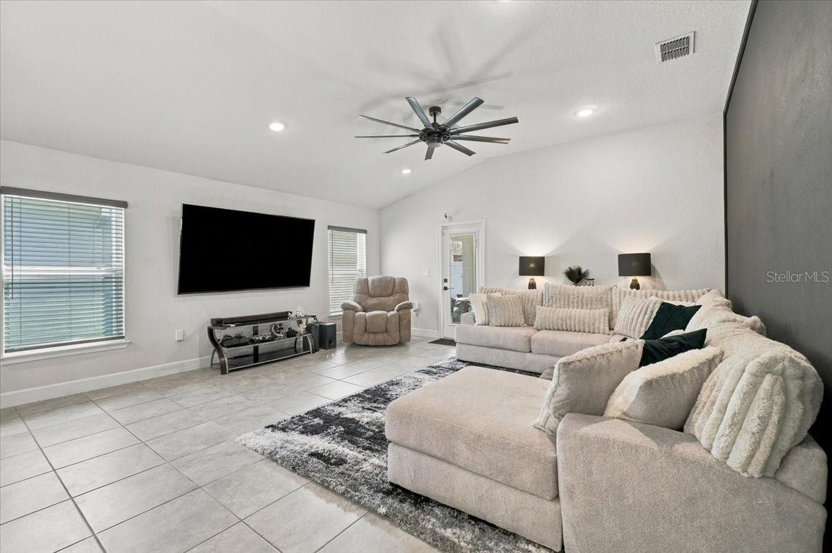 486 Panaro Ln Property Photo 10