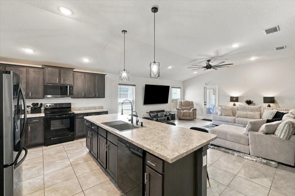 486 Panaro Ln Property Photo 18