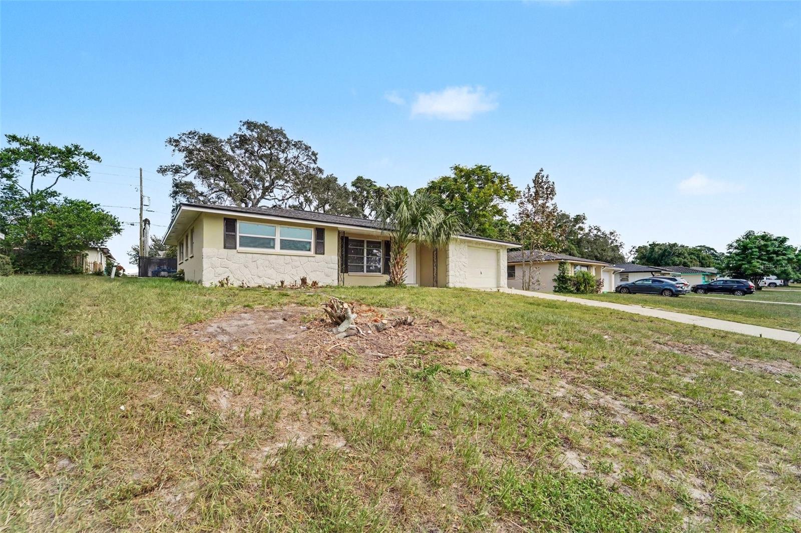 10632 Laburnum Dr Property Photo 2