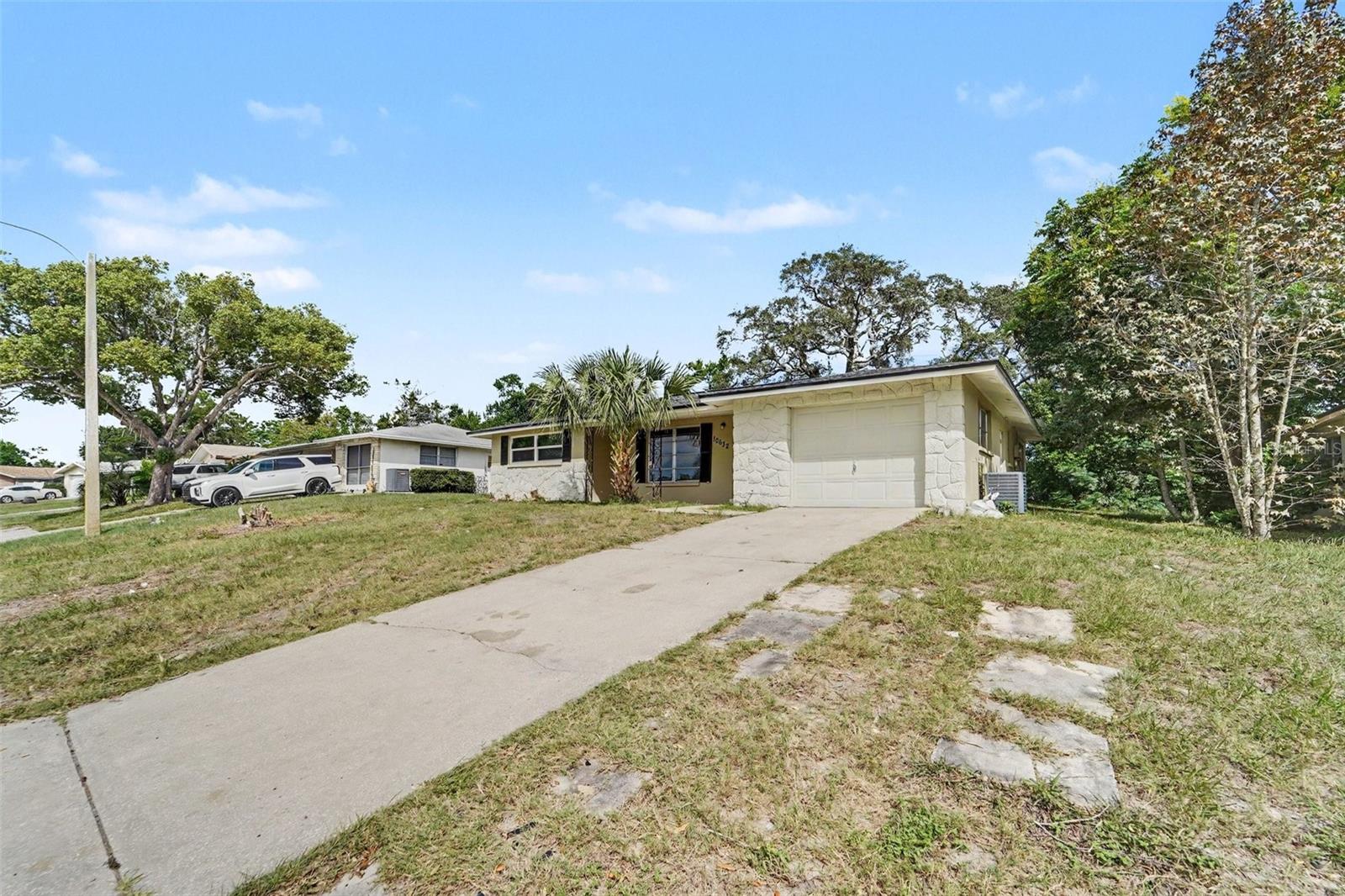 10632 Laburnum Dr Property Photo 3