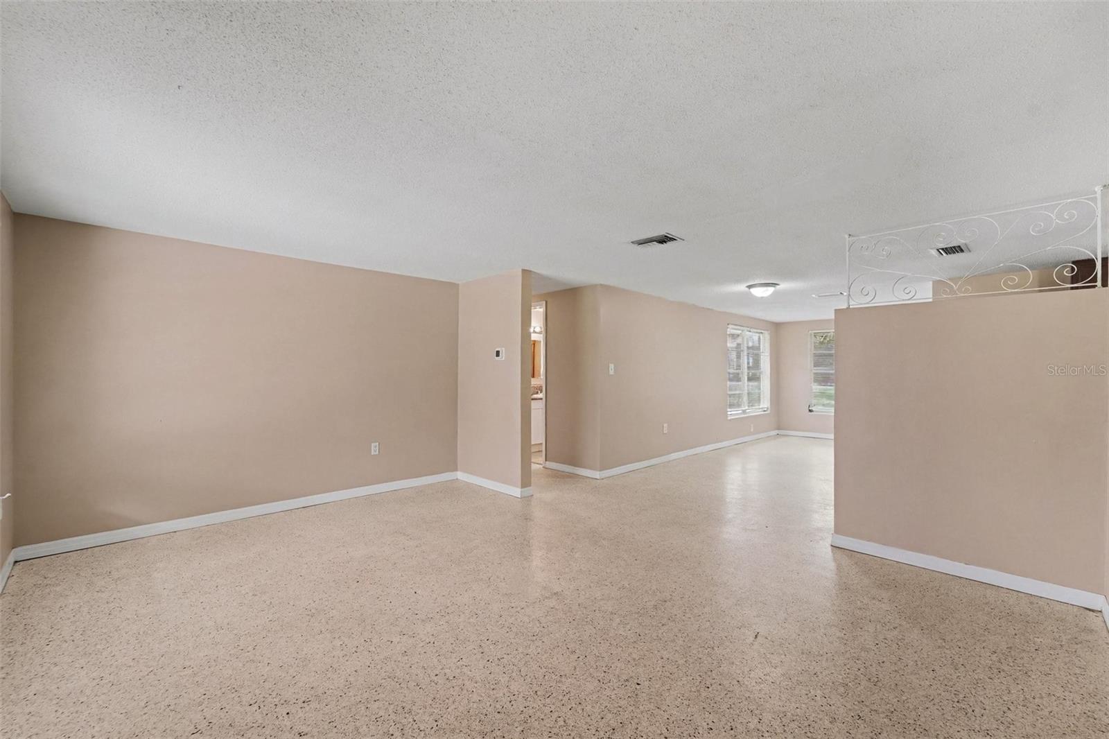 10632 Laburnum Dr Property Photo 5