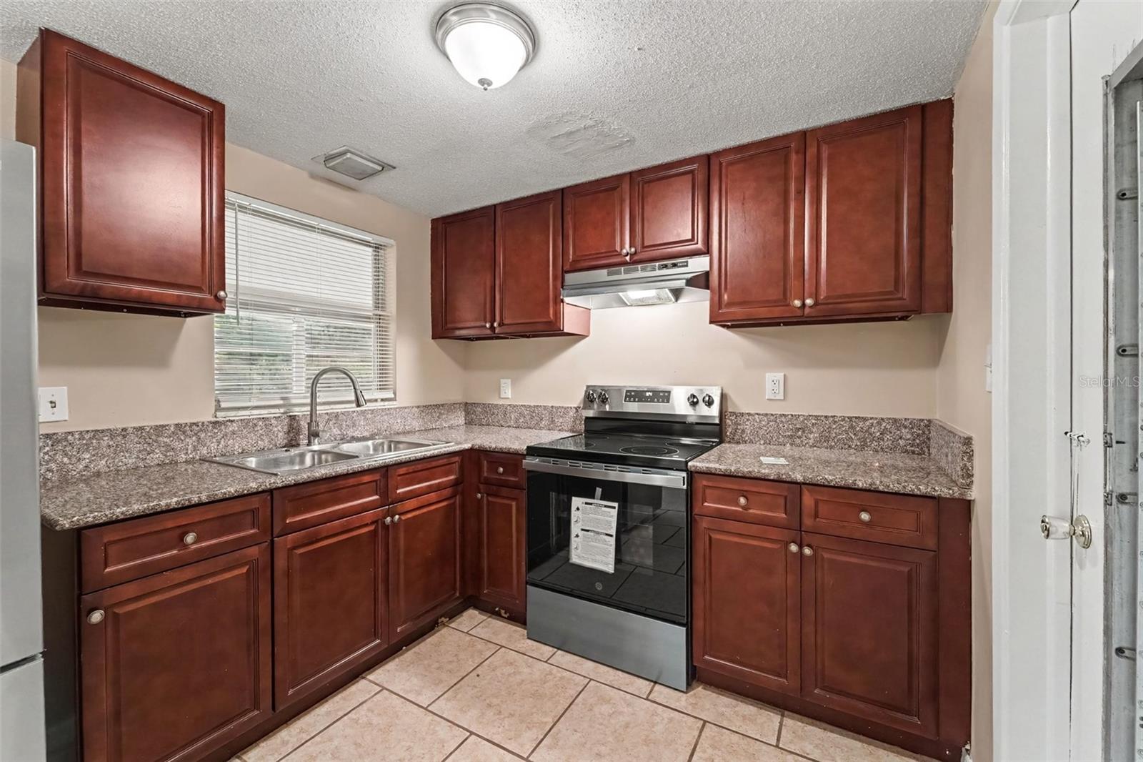 10632 Laburnum Dr Property Photo 7