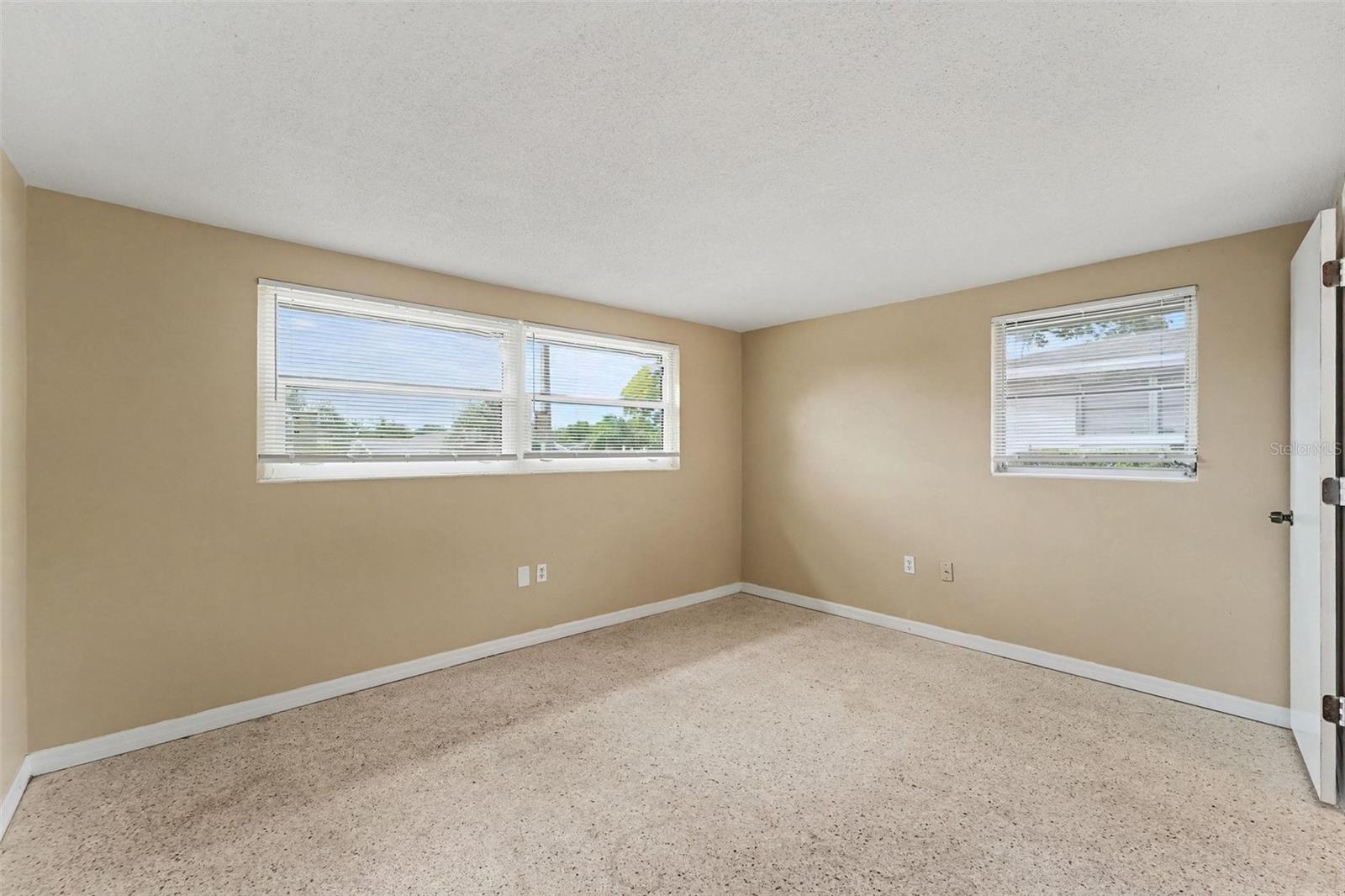 10632 Laburnum Dr Property Photo 9