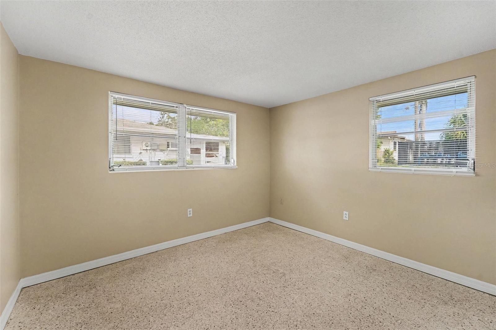 10632 Laburnum Dr Property Photo 11
