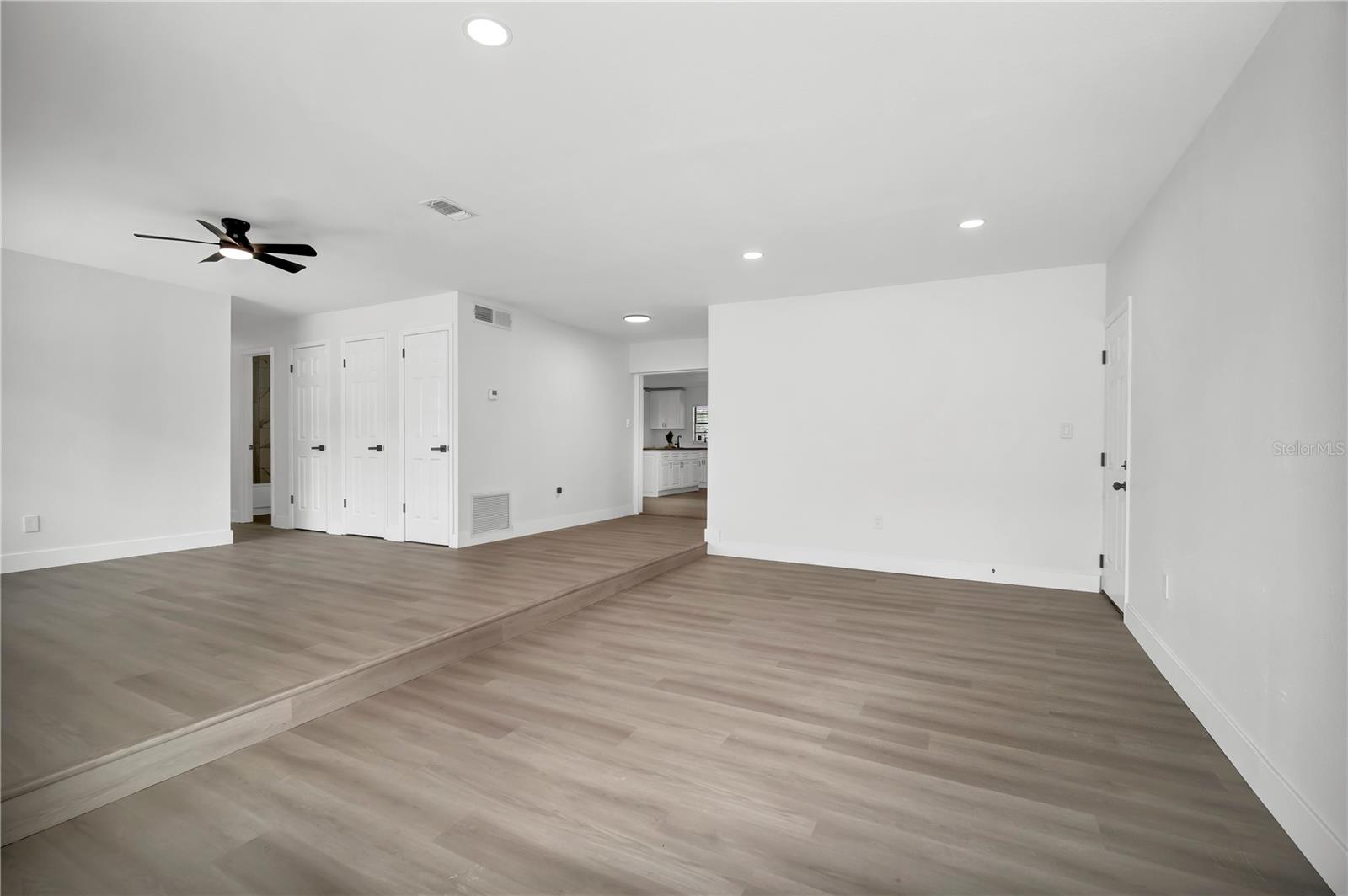 4665 Piedmont Ct Property Photo 6