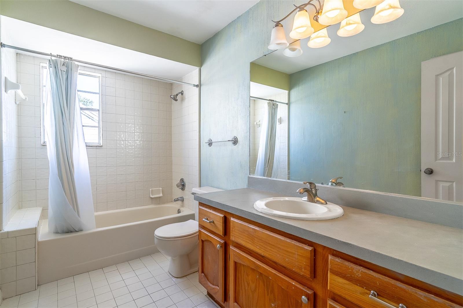 472 Mayfair Cir Property Photo 19