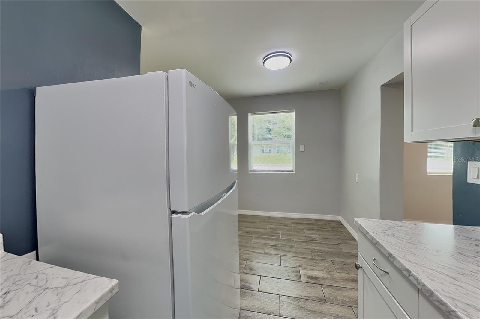 O6445812 Property Photo 4