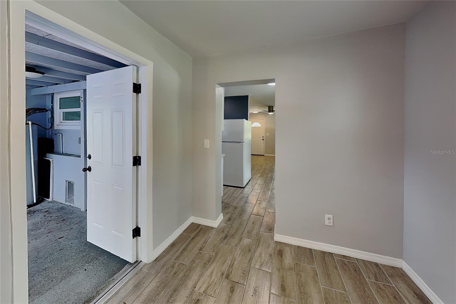 O6445812 Property Photo 6