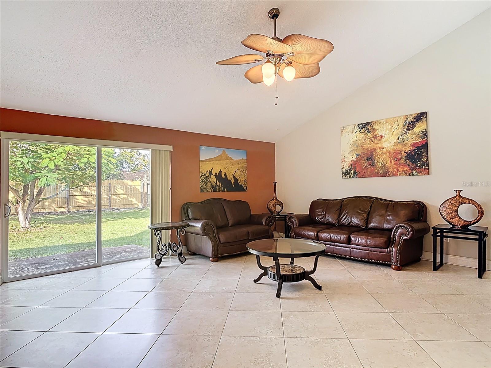 1051 Alameda Dr Property Photo 6