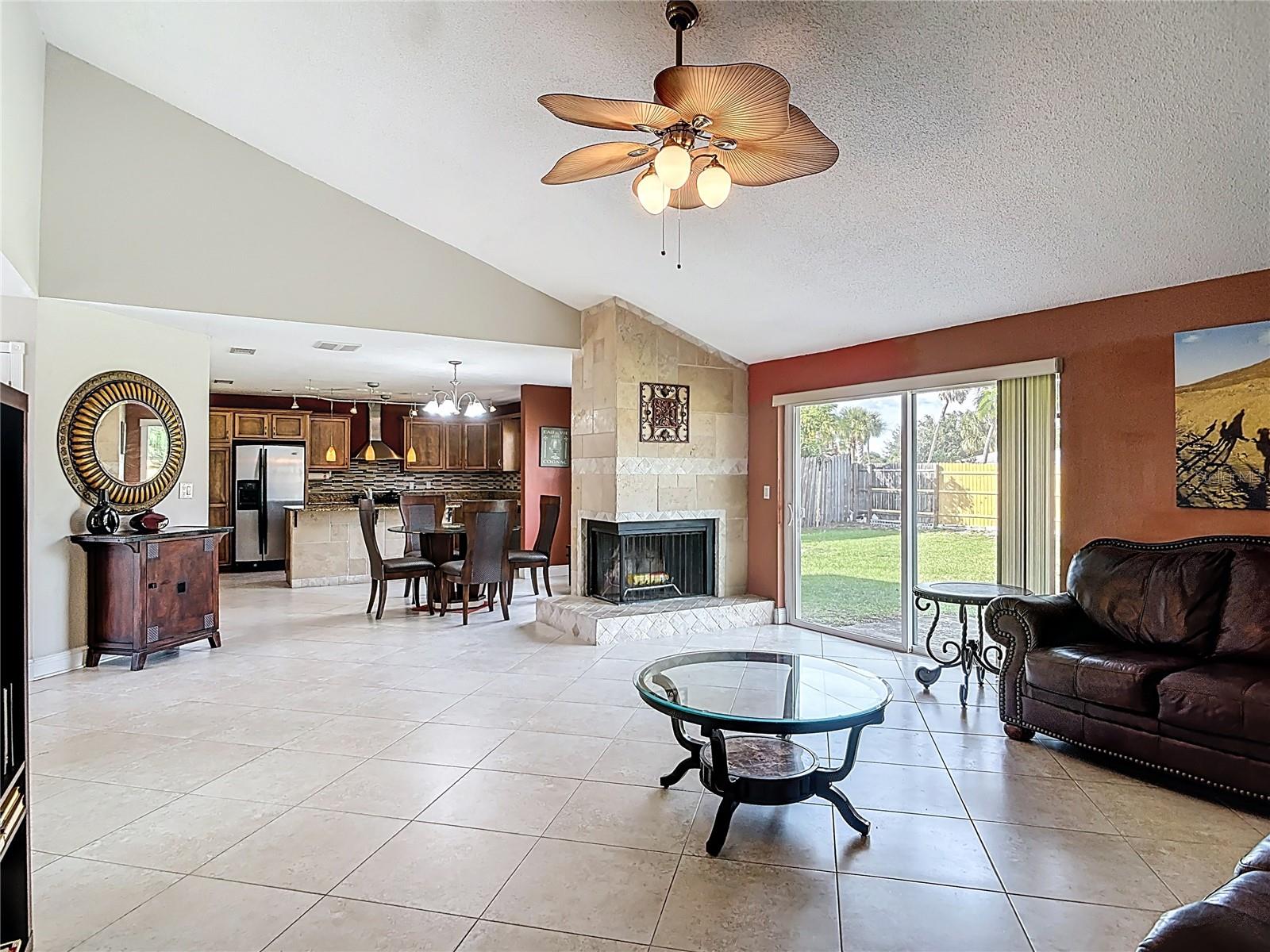 1051 Alameda Dr Property Photo 8