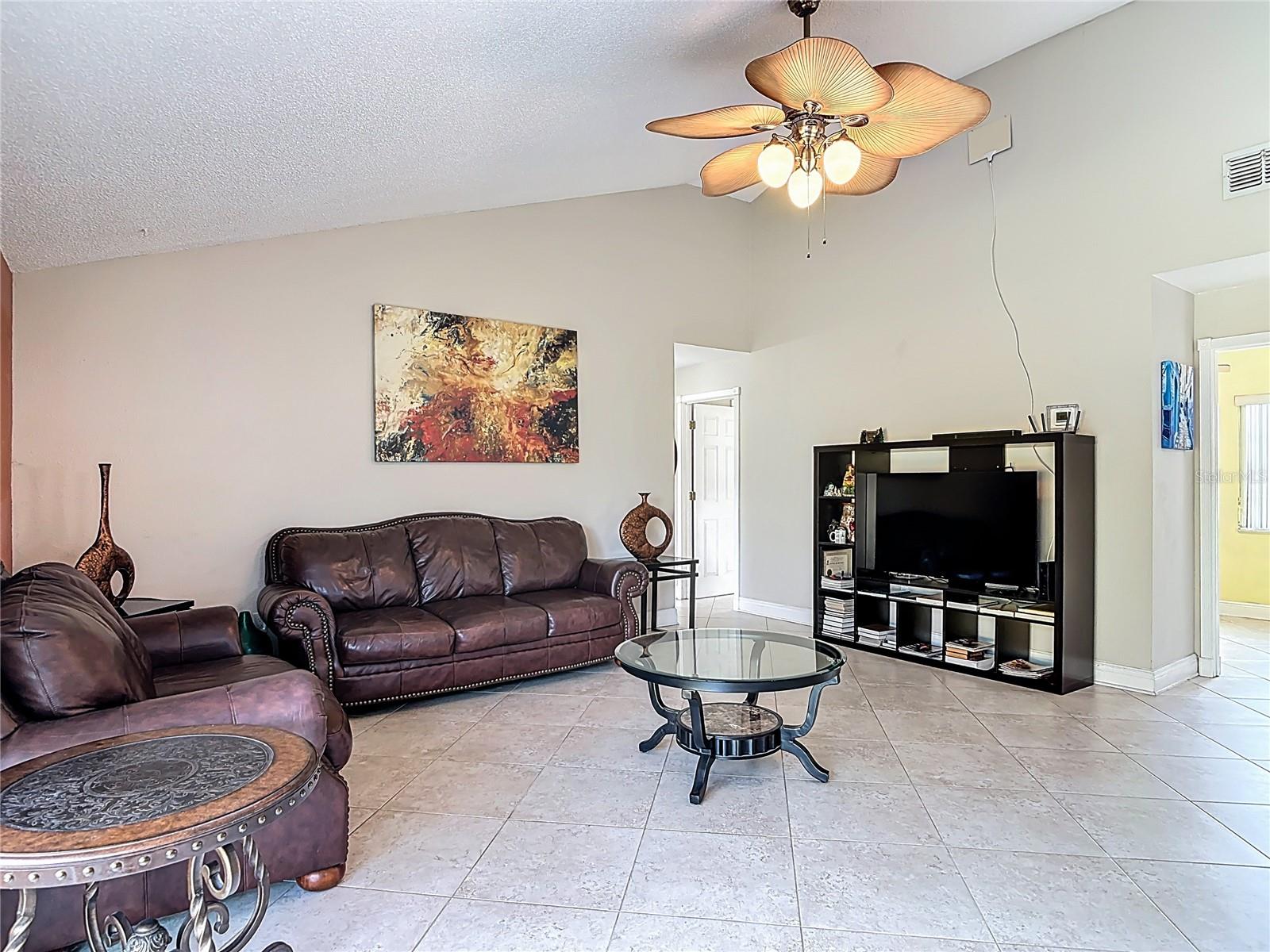 1051 Alameda Dr Property Photo 10
