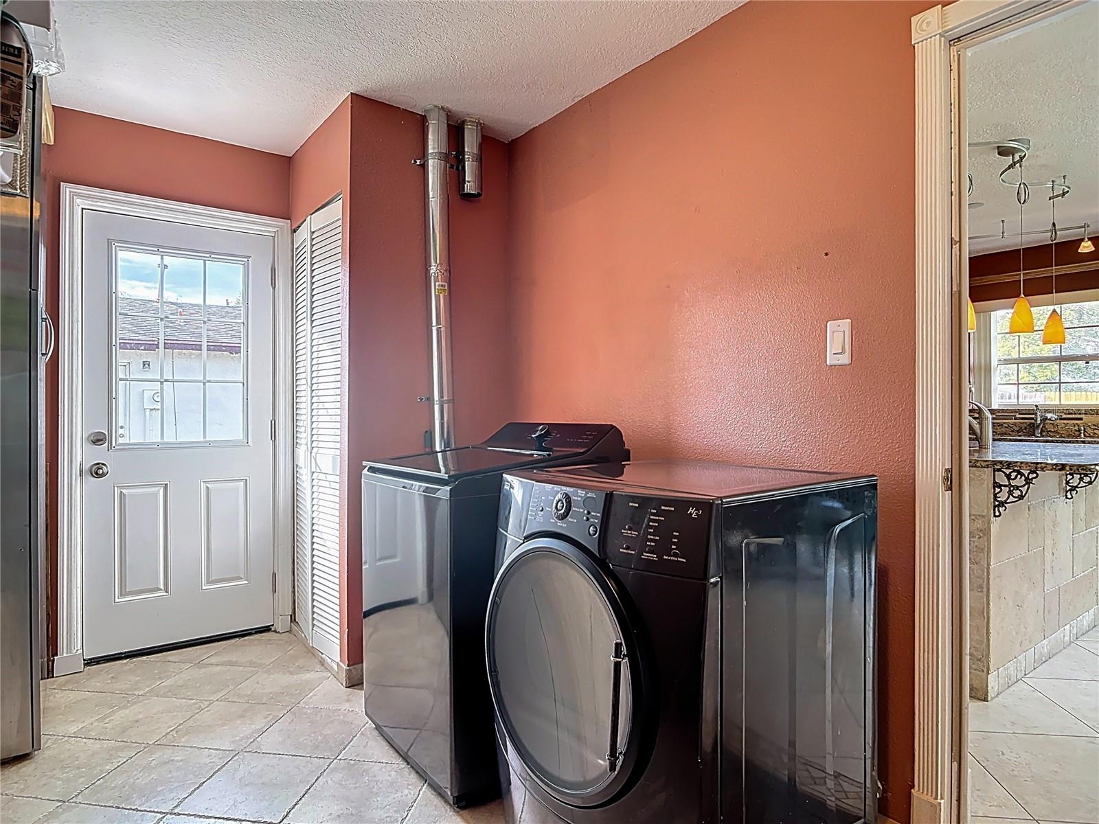 1051 Alameda Dr Property Photo 35