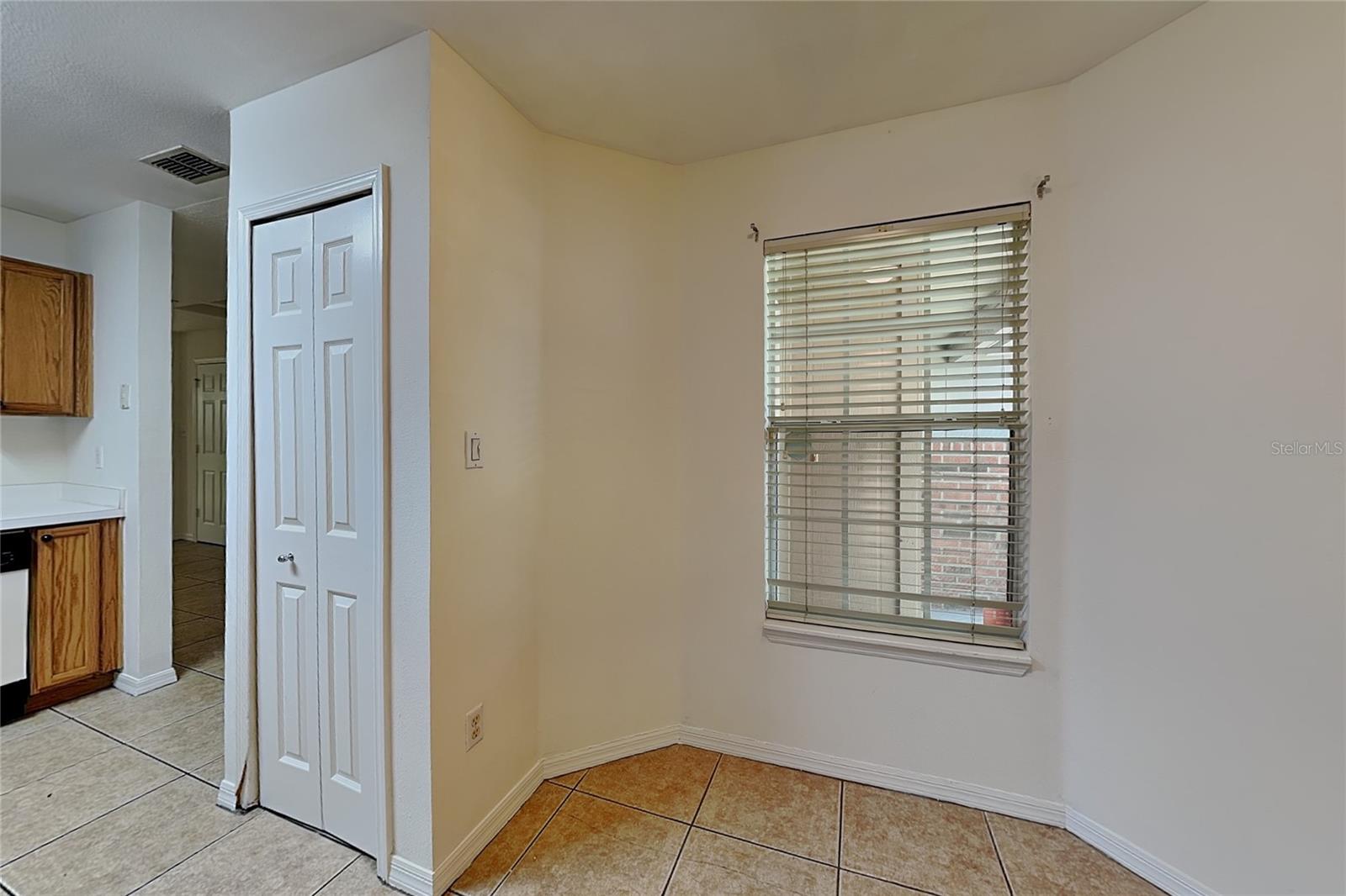 685 Scarlet Oak Cir #109 Property Photo 4