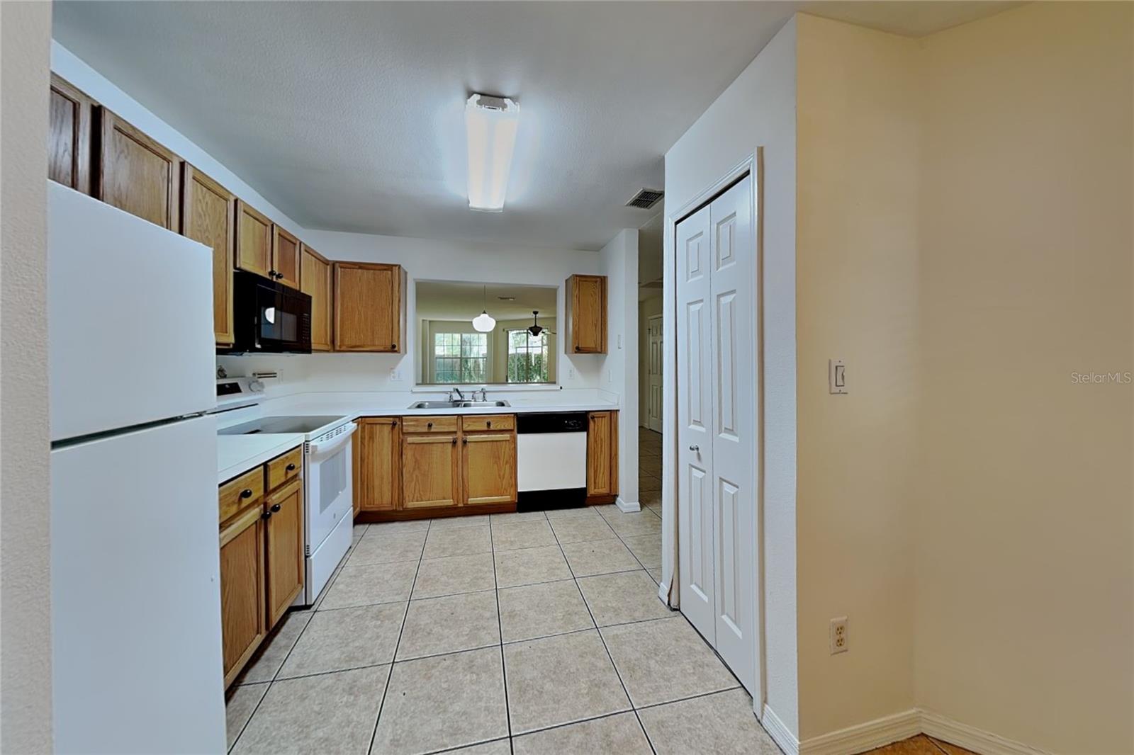 685 Scarlet Oak Cir #109 Property Photo 5