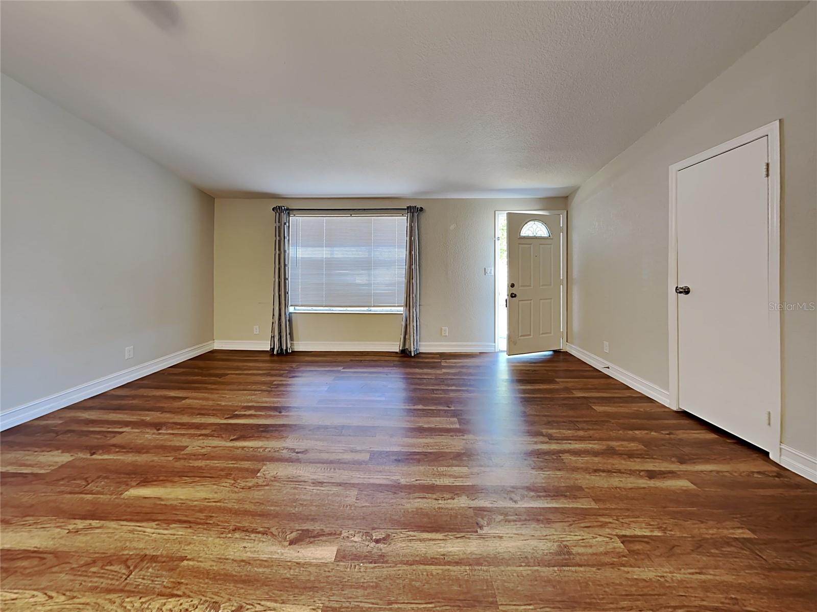 13426 Tyringham St Property Photo 2