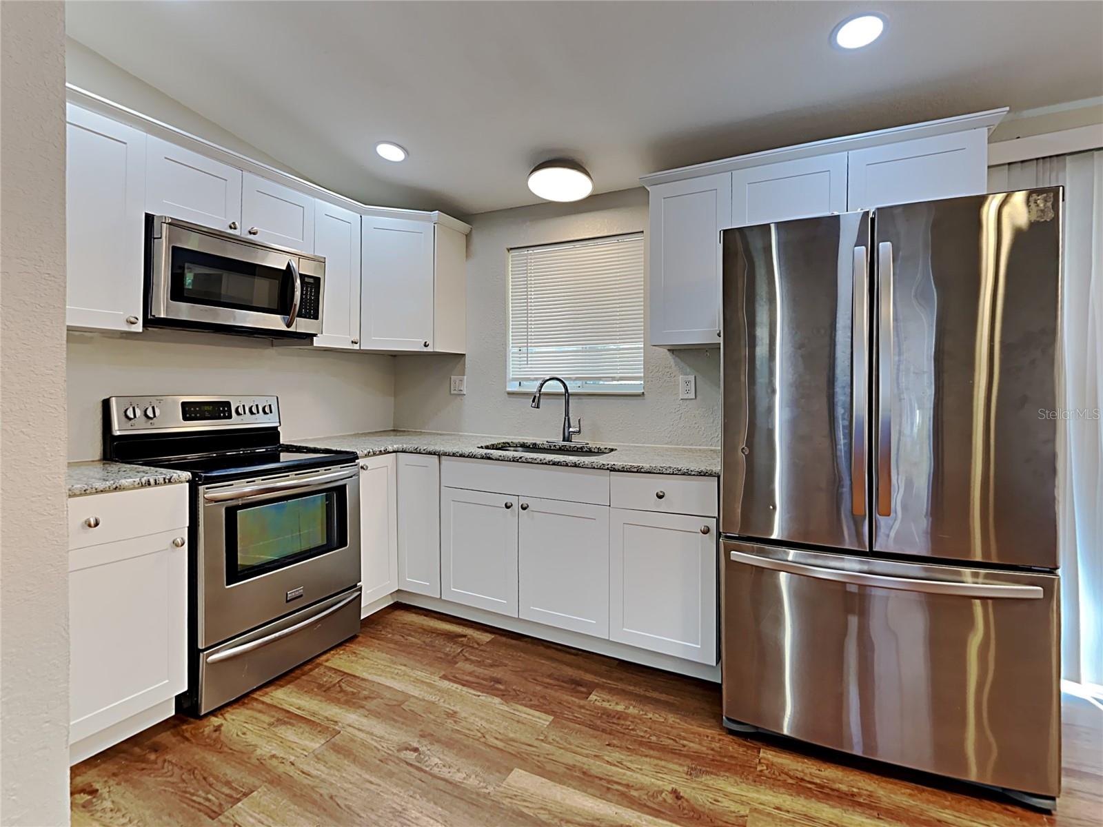 13426 Tyringham St Property Photo 5