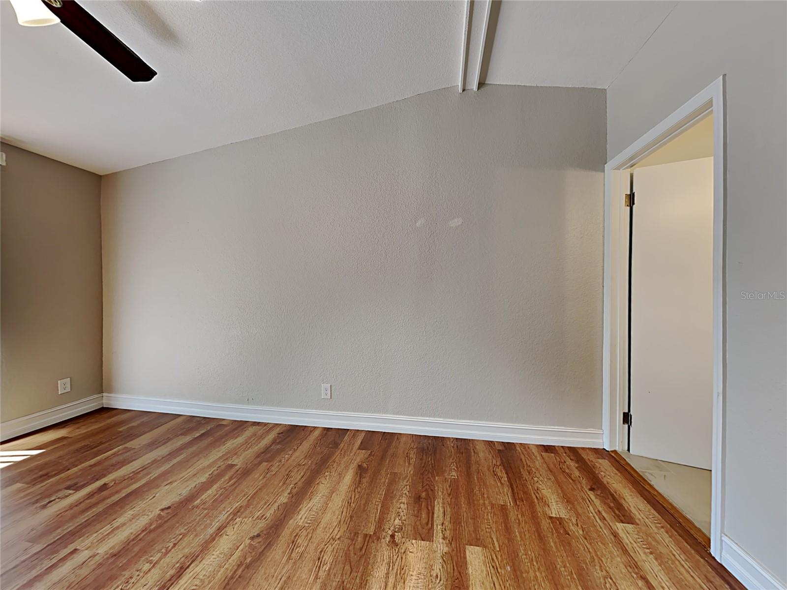 13426 Tyringham St Property Photo 10