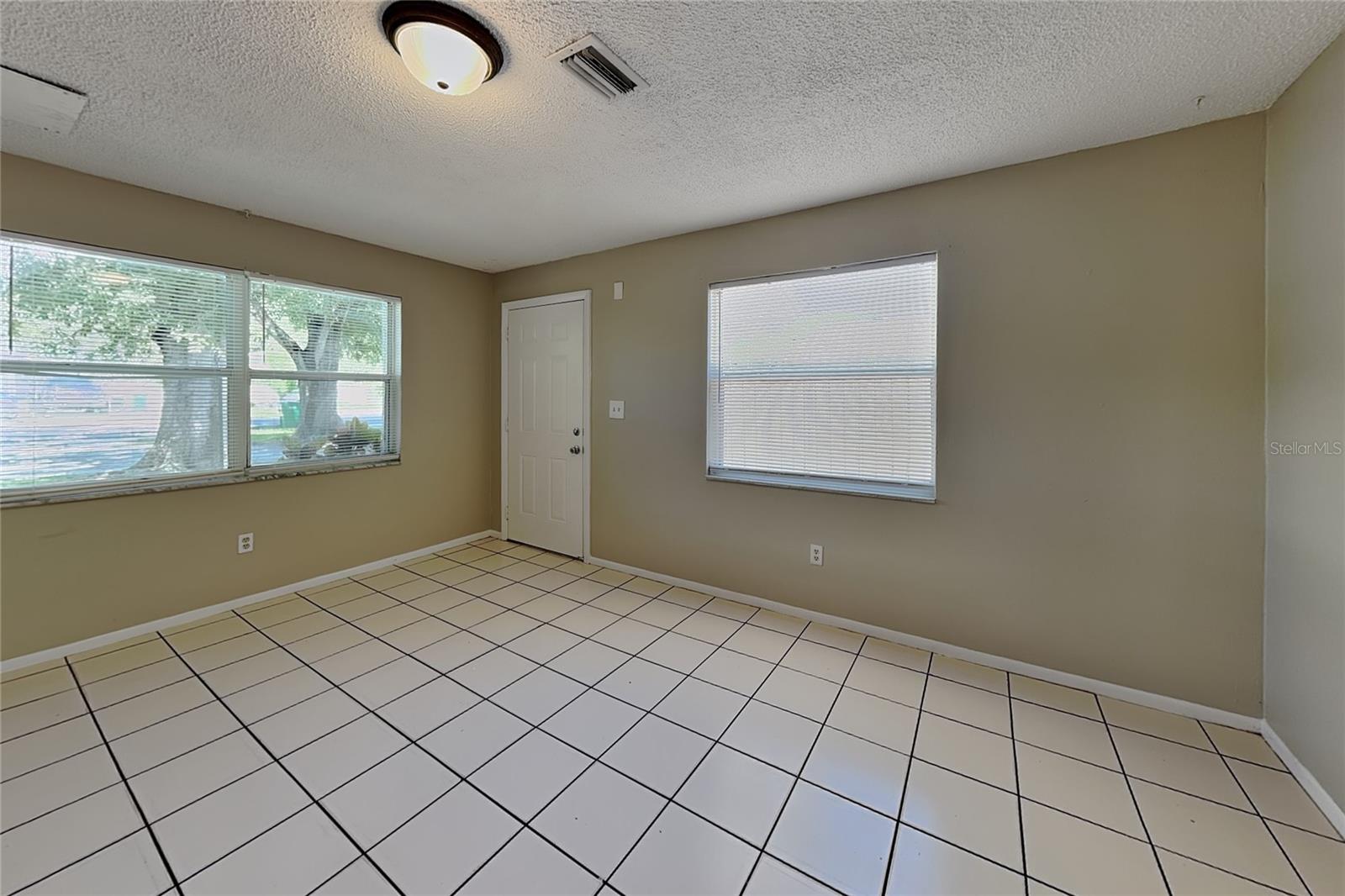 15117 Avalon Ave #a Property Photo 3