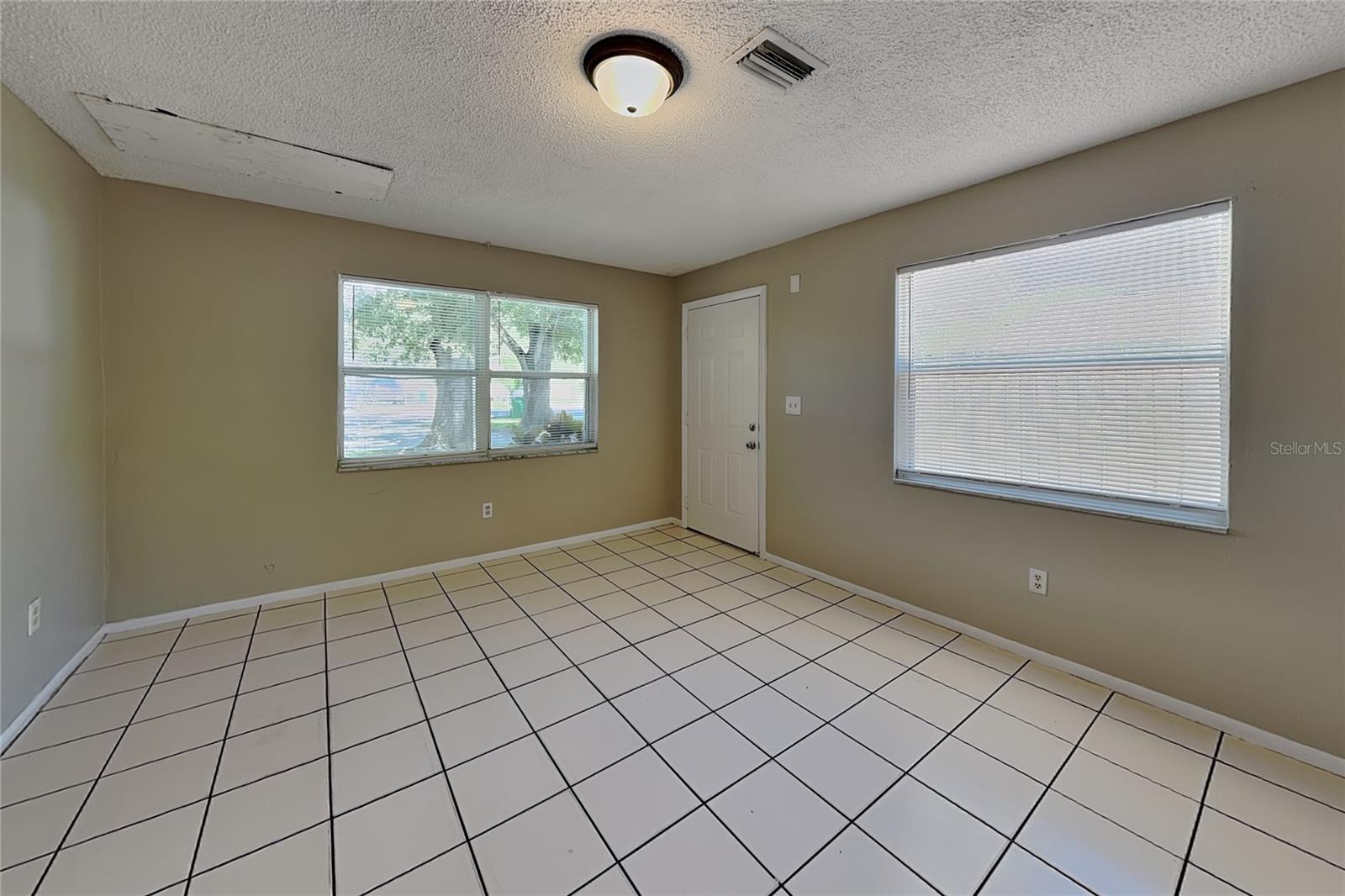 15117 Avalon Ave #a Property Photo 4