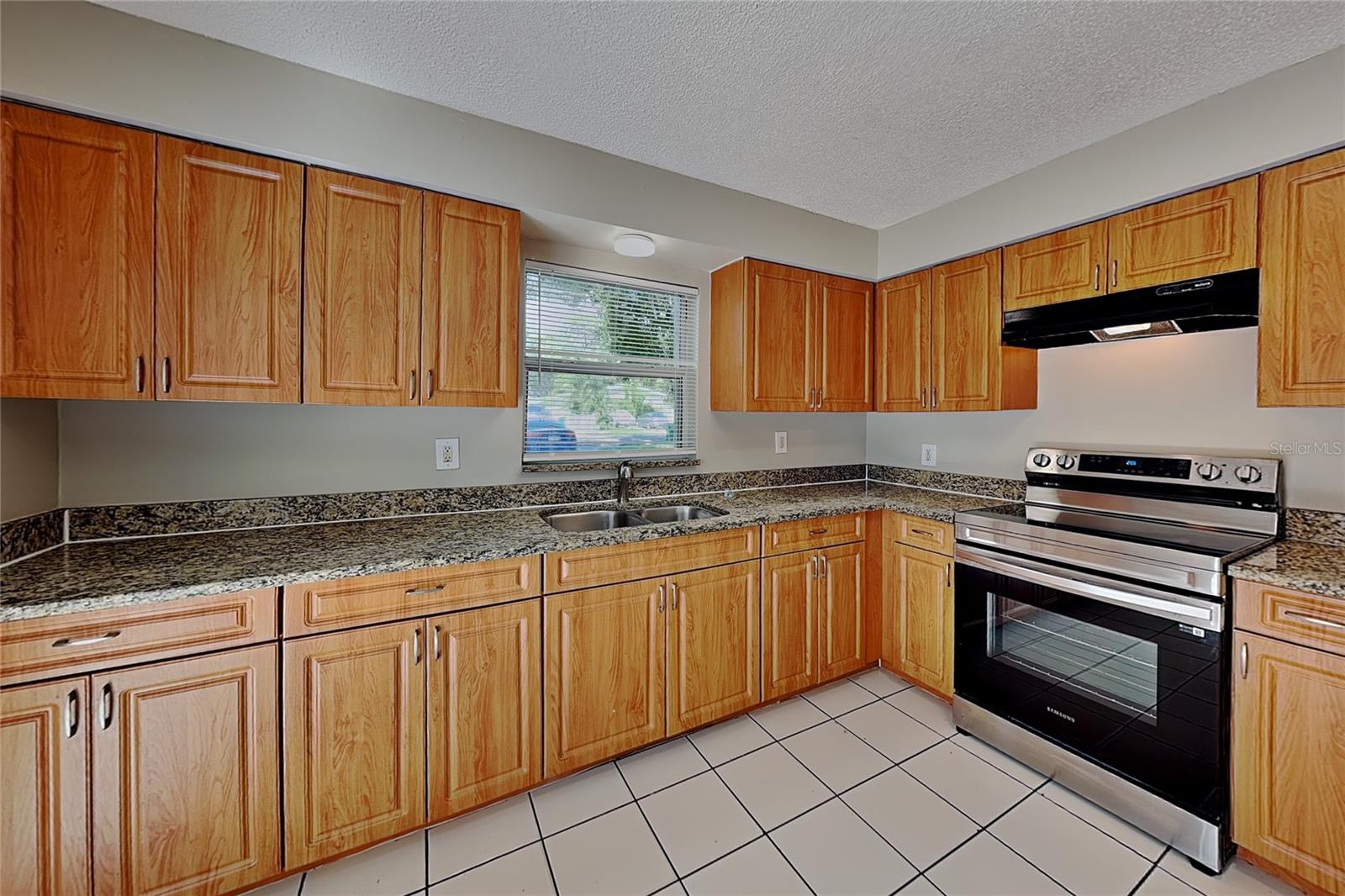 15117 Avalon Ave #a Property Photo 5