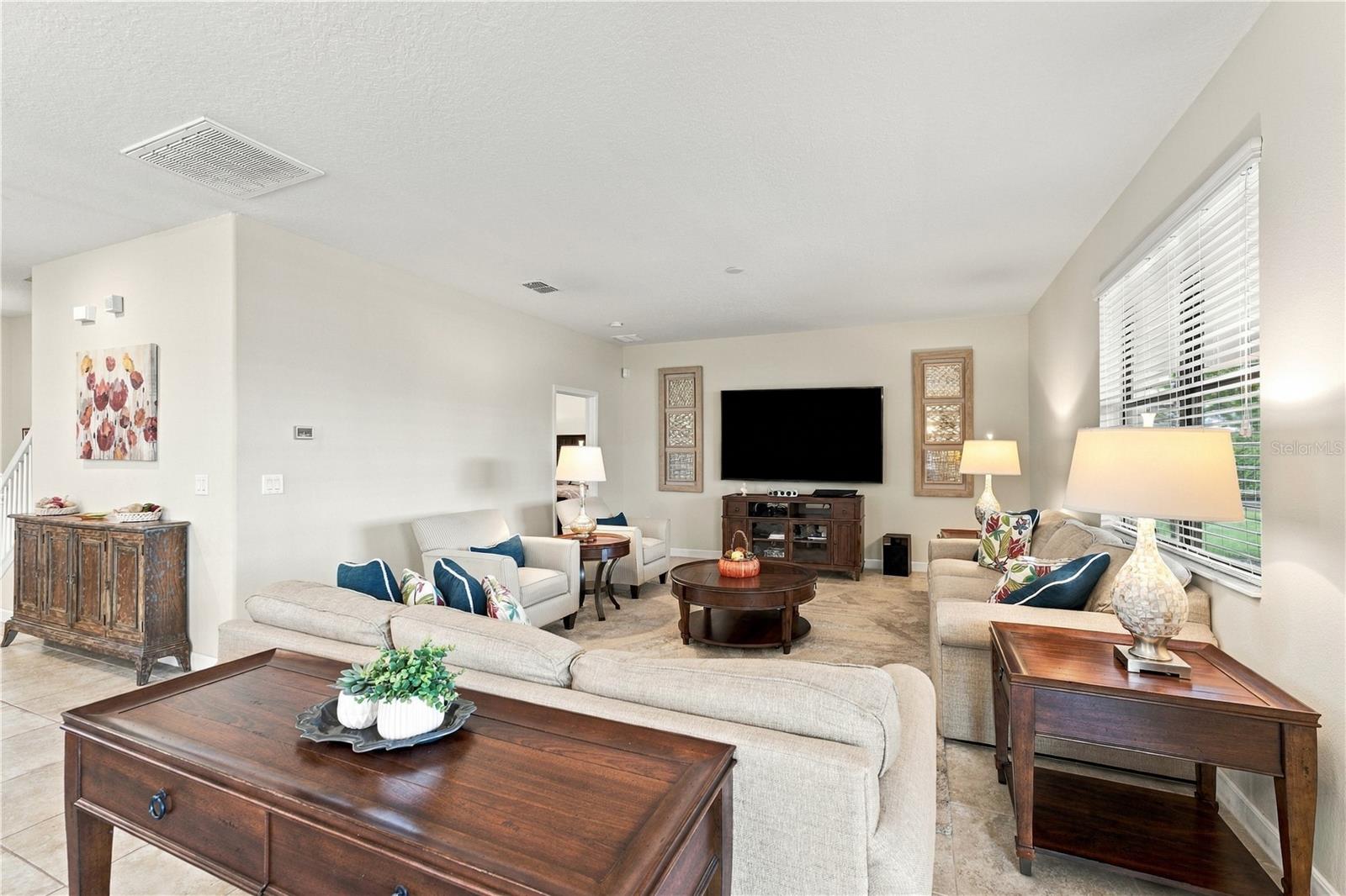9037 Shadow Mountain St Property Photo 8