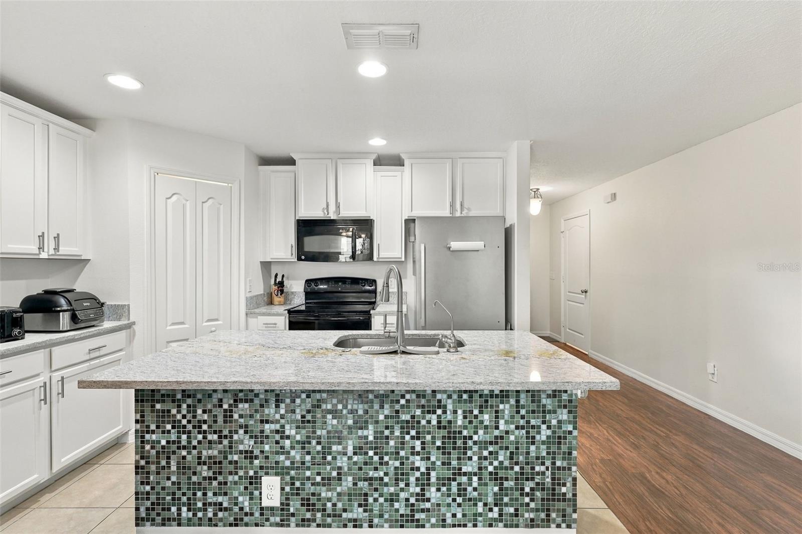 6431 Windsor Lakes Cir Property Photo 8