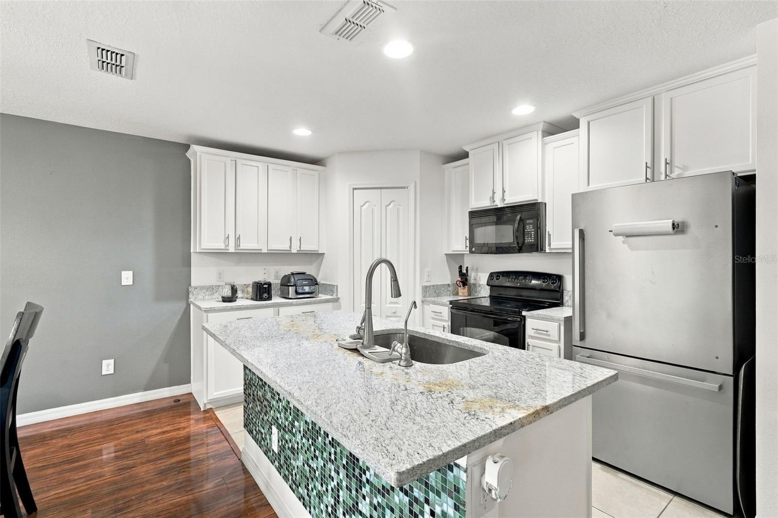 6431 Windsor Lakes Cir Property Photo 9