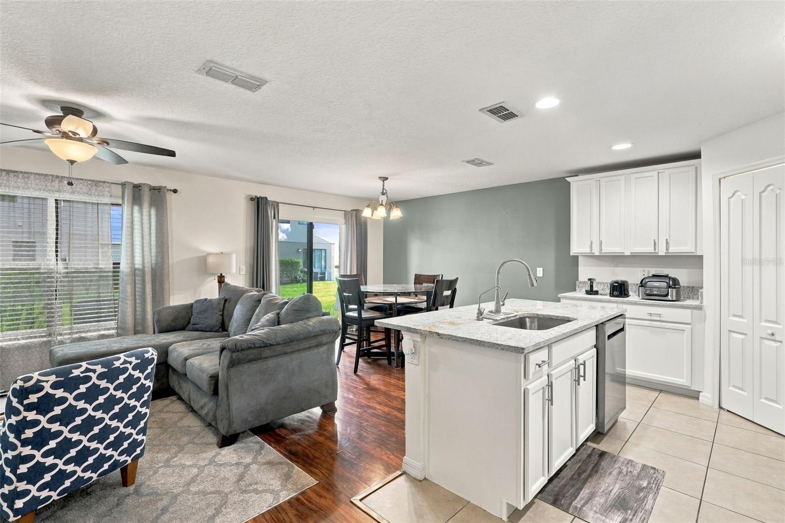 6431 Windsor Lakes Cir Property Photo 11