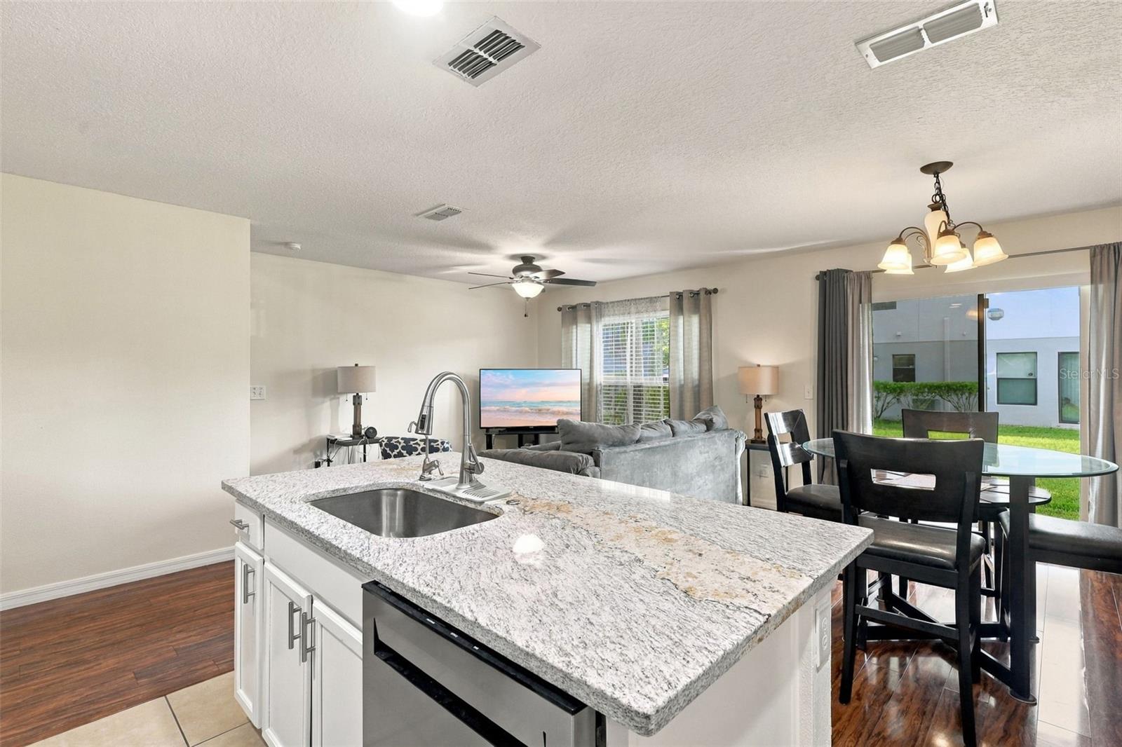 6431 Windsor Lakes Cir Property Photo 16
